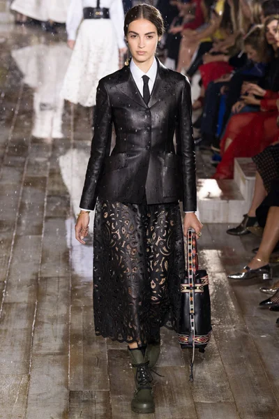 Look 63